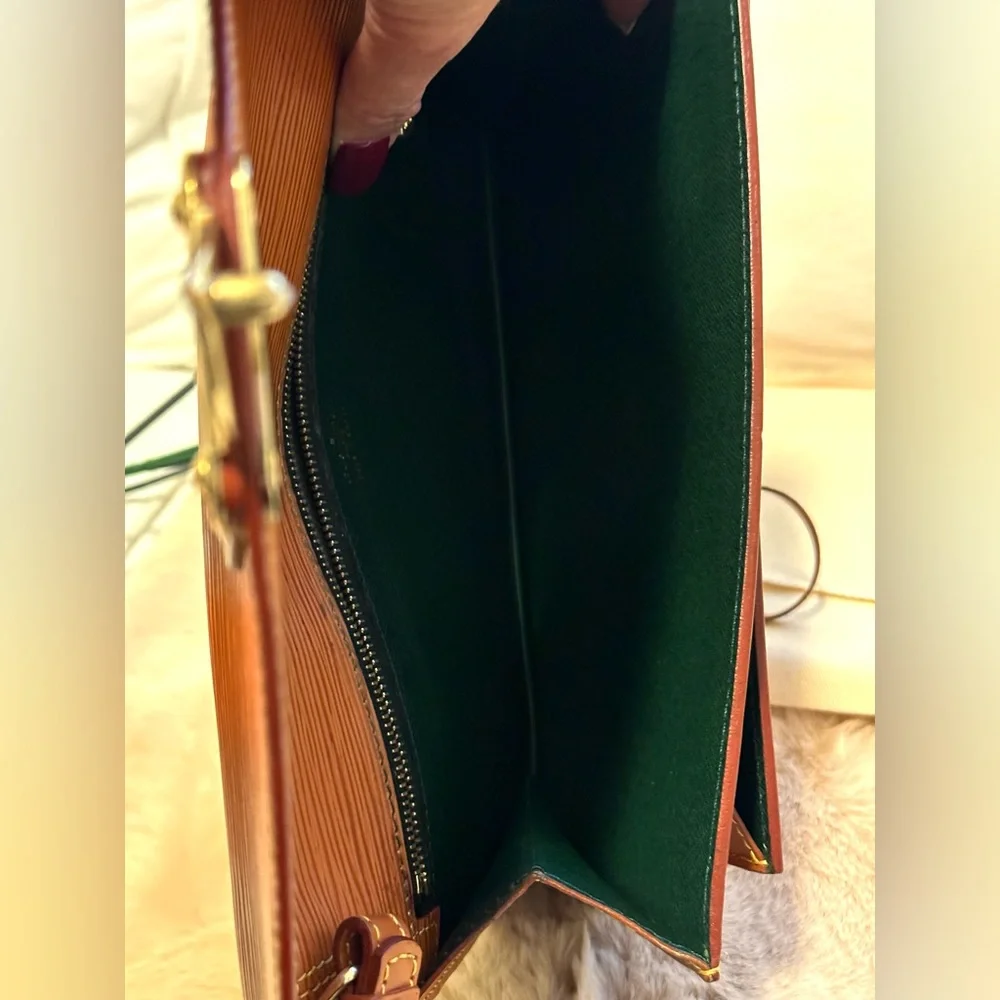 LOUIS VUITTON CLUTCH BAG SELLIER DRAGONNE BROWN EPI WITH KEY🌟 AUTHENTIC 🌟 - Picture 5 of 16